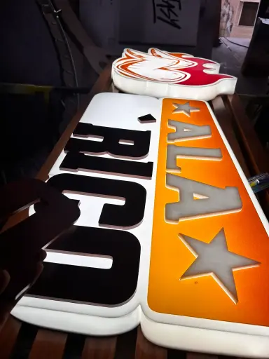Letras acrilicas luminosas