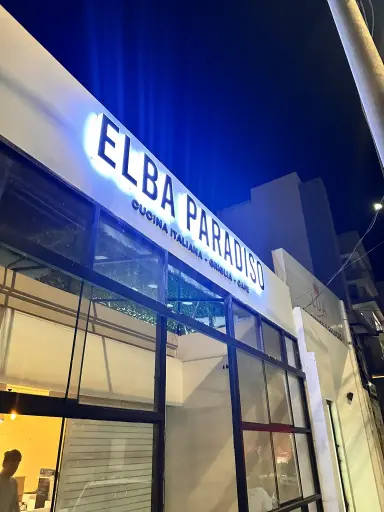 Letras acrílicas retroiluminadas